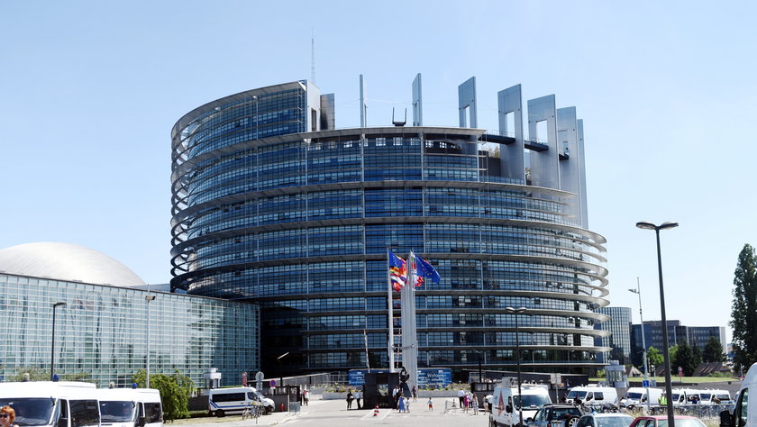 Przedstawiciele europarlamentu przyjadą do Polski w lutym.