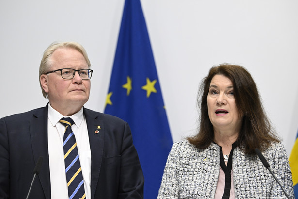 Minister obrony Peter Hultqvist i szefowa MSZ Ann Linde