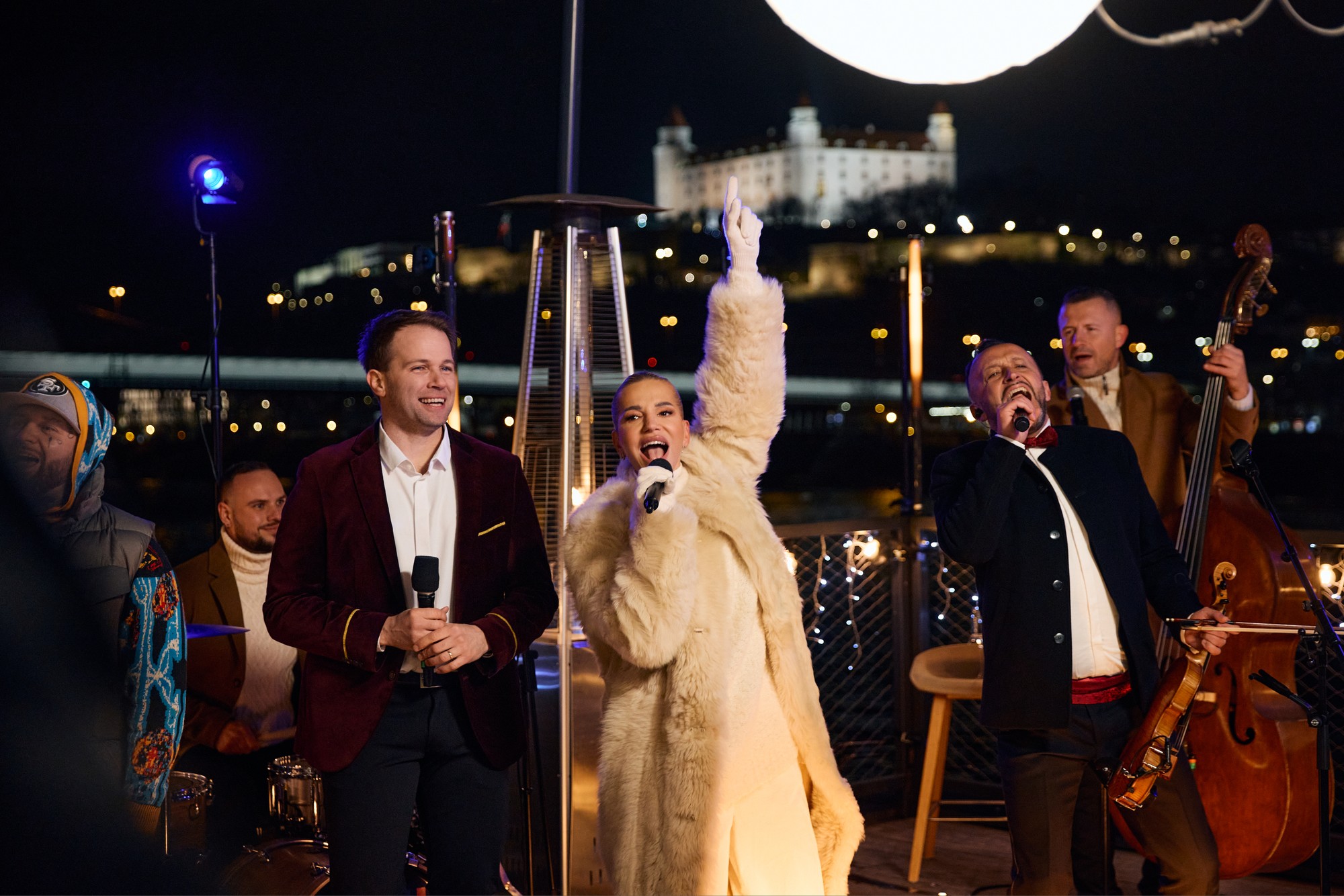 Zábavný program Silvester s Kandráčovcami - Tomáš Bezdeda a Dara Rolins.