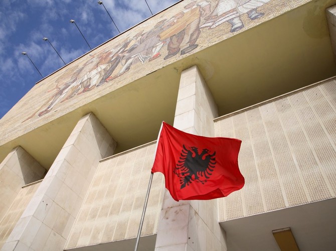 Preko 300 albanskih reči Srbi koriste u govoru skoro svaki dan - i dete van braka je albanski izraz