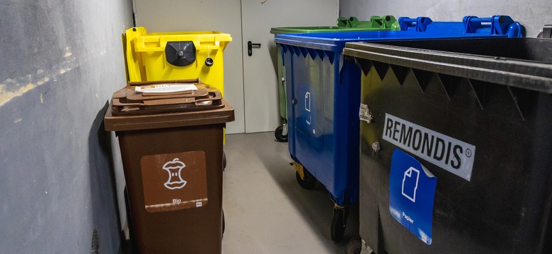 Uwaga na niezapowiedziane kontrole śmietników. Można dostać naprawdę wysoki mandat