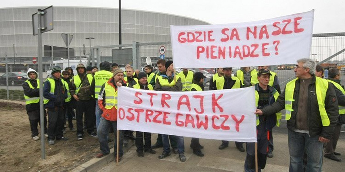 Bunt robotników na stadionie