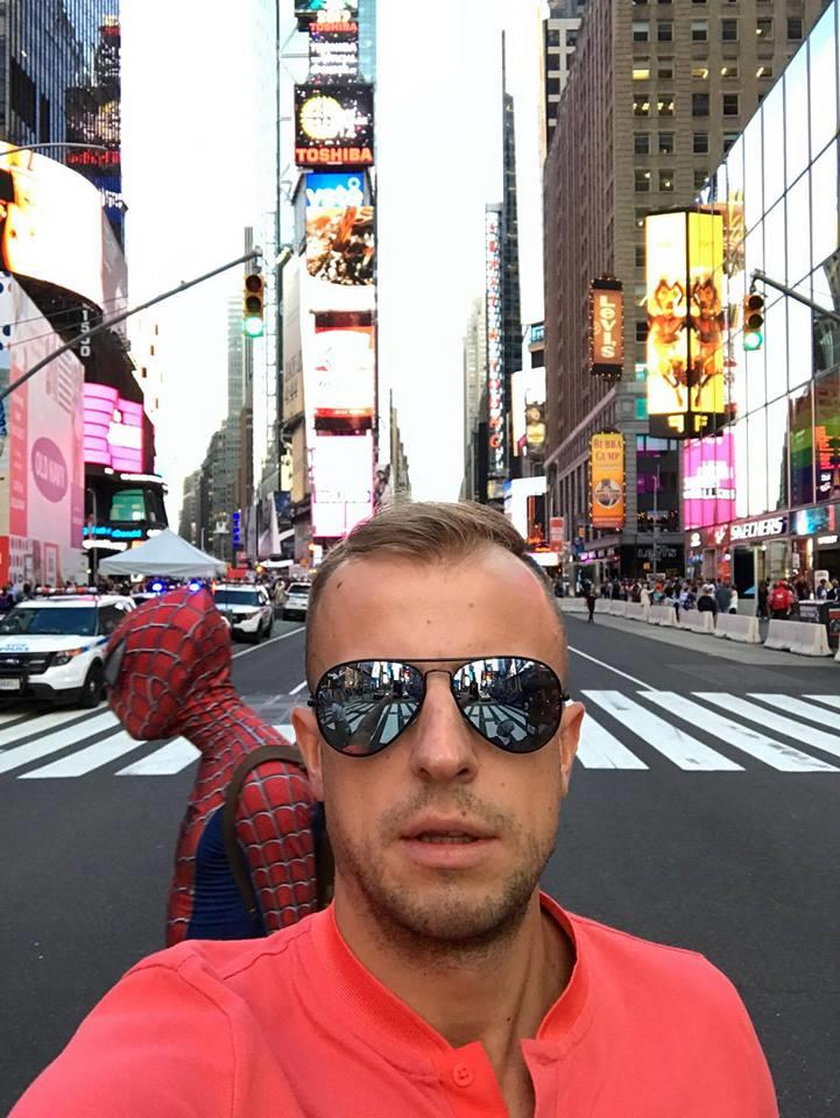 Kamil Grosicki zawstydził Spider-mana w Nowym Jorku. Co za zdjęcie!