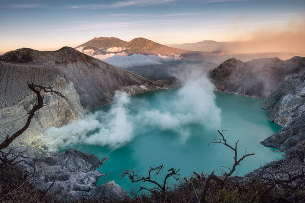 Aktywny wulkan w Indonezji Kawah Ijen