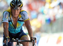 Lance Armstrong ma oddać 10 milionów dolarów