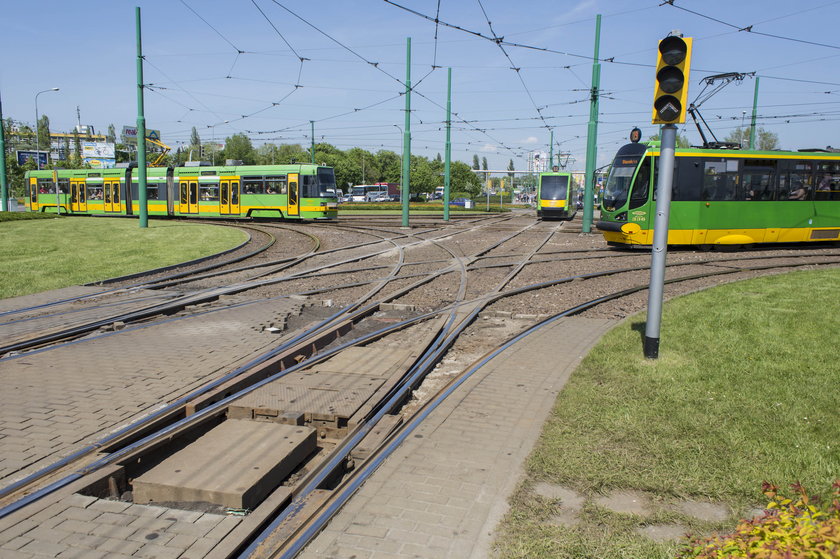 Tramwaje jeżdżą już przez rondo Starołęka