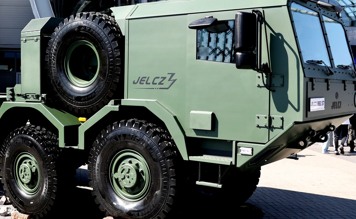 New mill  and success of Polish engineers. Jelcz 3rd generation to mass production