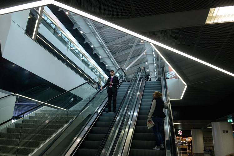 Nowy terminal na lotnisku im. Fryderyka Chopina.<br>Na zdjęciu:  Hala odlotów.<br><br>fot. (cat) PAP/Jakub Kamiński