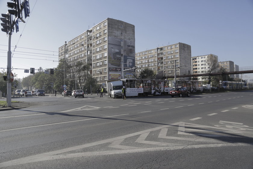 Zderzenie busa z tramwajem we Wrocławiu