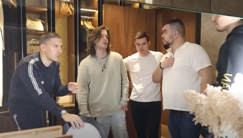 Baka Prase sa drugarima