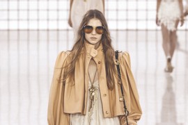 WOW EFEKAT zagarantovan: Top 5 modela pantalona koje svaka žena treba da ima u ormaru ovih dana