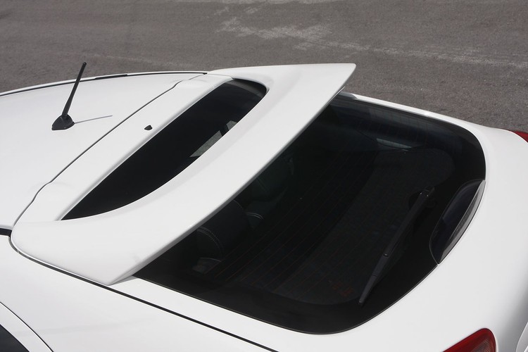 Naszym zdaniem sportback ma własny styl, w czym tkwi jego największa siła. Piąte drzwi to większa praktyczność a rudy lakier to strzał w dziesiątkę…