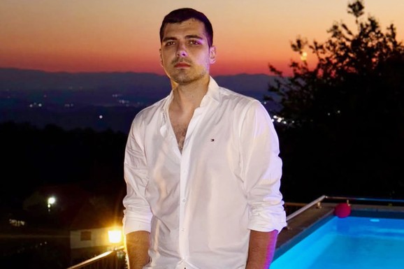 "PONOVO SU POKUŠALI DA MI UKRADU AUTO" Popularni pevač na meti lopova: "Vozim Jugo, emotivno sam vezan za njega"