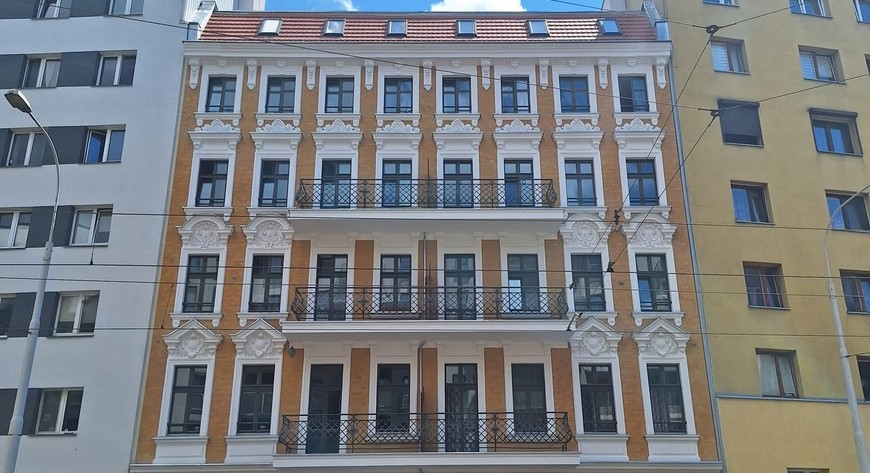 Kamienica z ul Jedności Narodowej 153 wyglada jak nowa