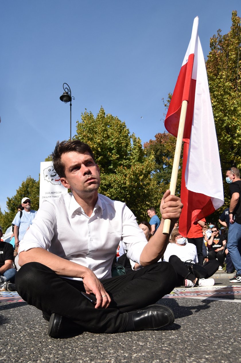 Warszawa: protest medyków w stolicy. Liczne utrudnienia