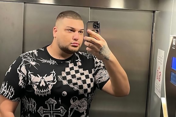 "BABA I DEDA SU UZELI PARE DOK JE MAMA BILA U KOMI" Drama na ostavinskoj raspravi: Naš influenser otkrio šok detalje porodičnog skandala