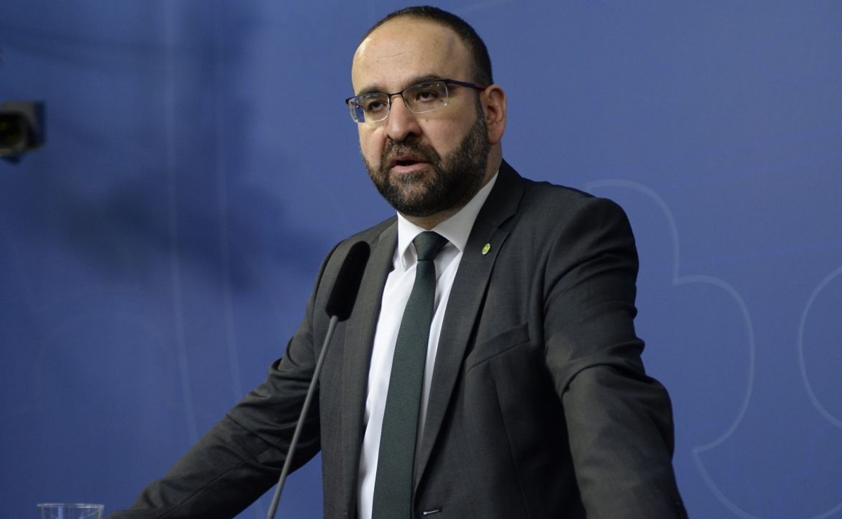 Mehmet Kaplan, szwedzki minister, który spotykał się z terrorystami