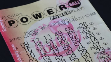 wygrał 1,8 mld dolarów w loterii. jeden los zmienił wszystko