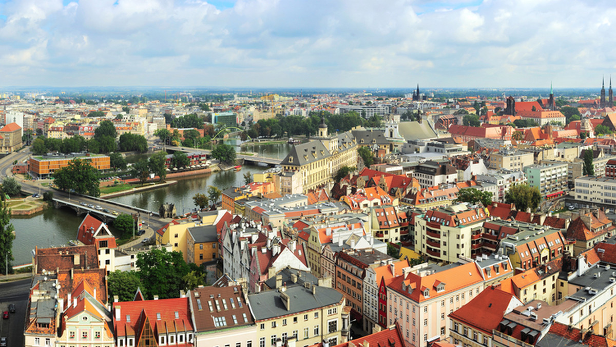Czy w mieście znajdzie się więcej centrów biznesowych, a może ośrodków kultury? O tym, jak będzie wyglądało miasto w przyszłości, zadecydujemy my– mieszkańcy. Zaczynamy tworzyć nową strategie rozwoju Wrocławia. Chcesz wziąć w tym udział – przyjdź do parku Staromiejskiego w niedzielę, 17 maja, między godz. 12 a 18, i opowiedz nam o tym, jak Wrocław powinien wyglądać w 2030 roku - podaje Wroclaw.pl