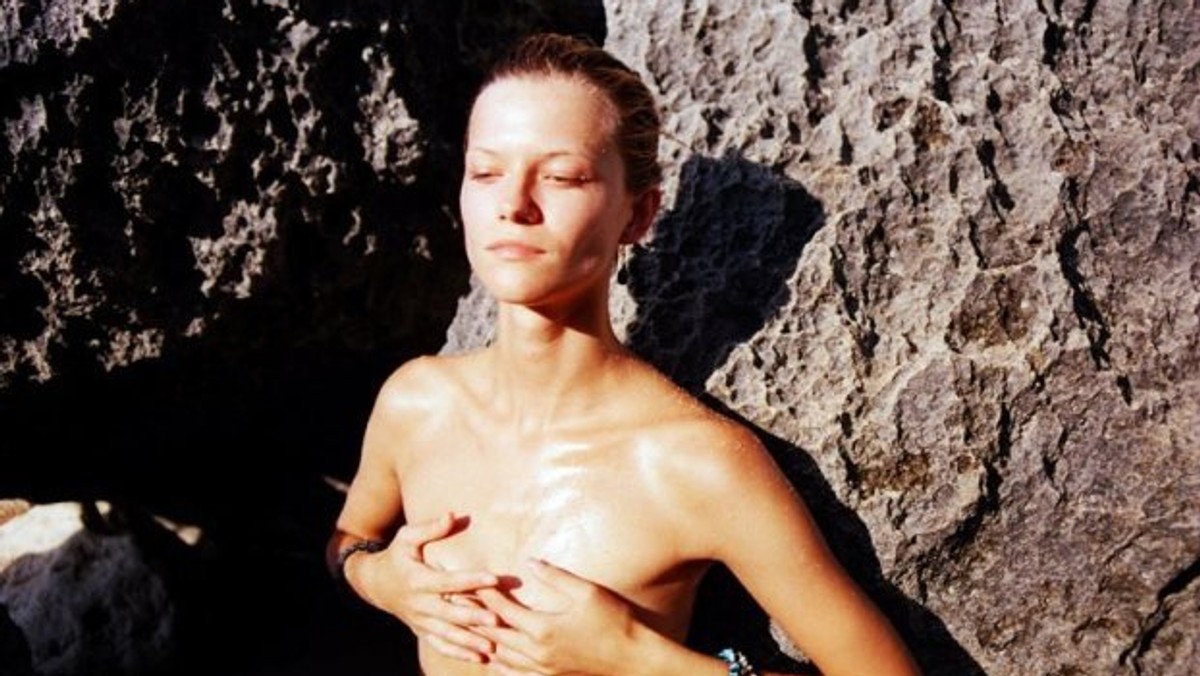 Kasia Struss dla "Transmission"