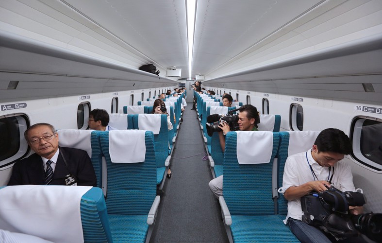 Zastosowanie magnetycznych poduszek ma zmniejszyć tarcie, a jednocześnie zwiększy prędkość i komfort pociągu.