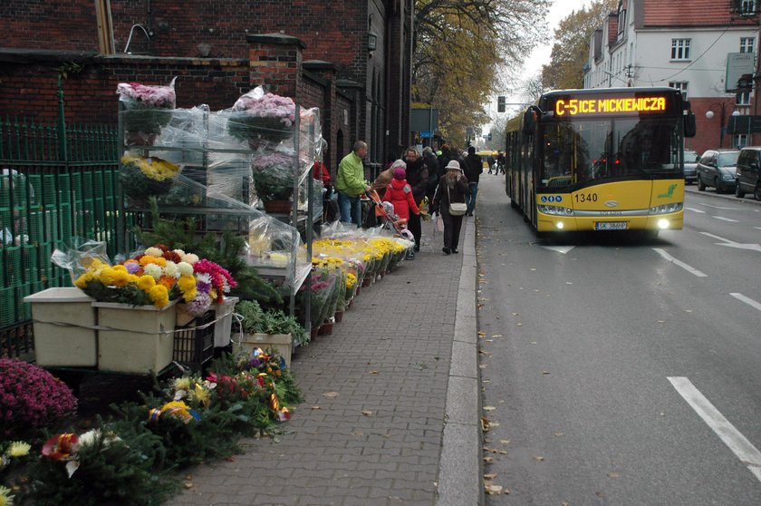 Katowice. Darmowa komunikacja miejska we Wszystkich Świętych