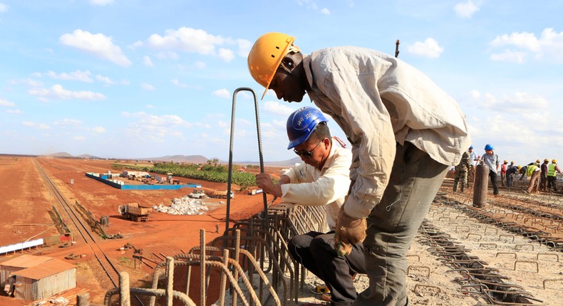 infrastructures-kenya-chine-chantier-voie-ferree