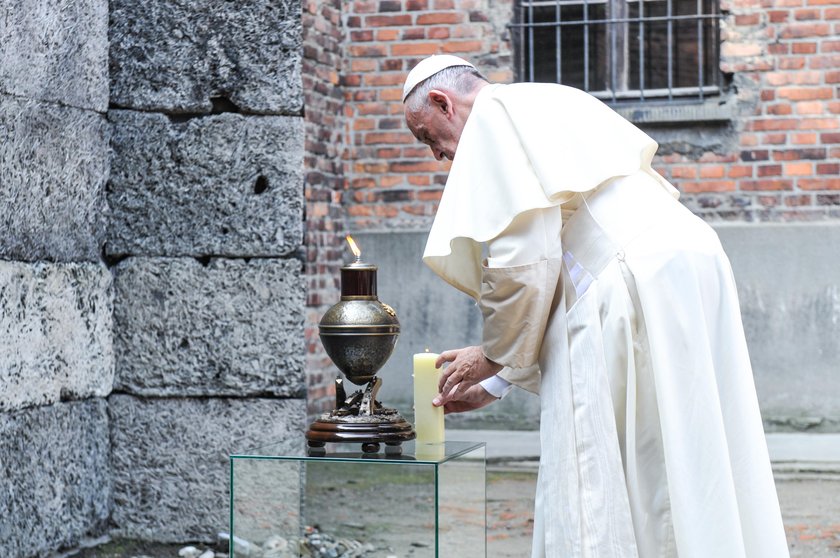 Papież Franciszek w obozie Auschwitz-Birkenau