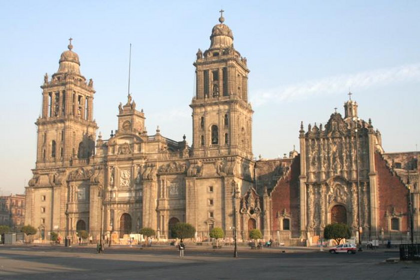 Meksyk. Atak na księdza w Katedrze Metropolitalnej