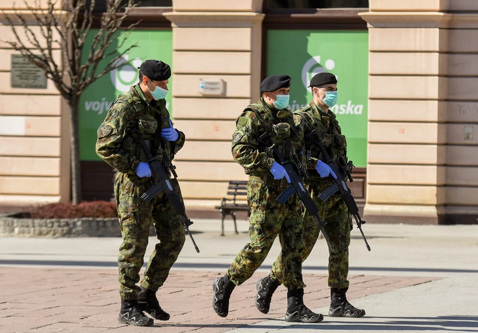 Novi Sad0199 Vojne patrole vojna policija vandredno stanje zbog korona virusa foto Nenad Mihajlovic