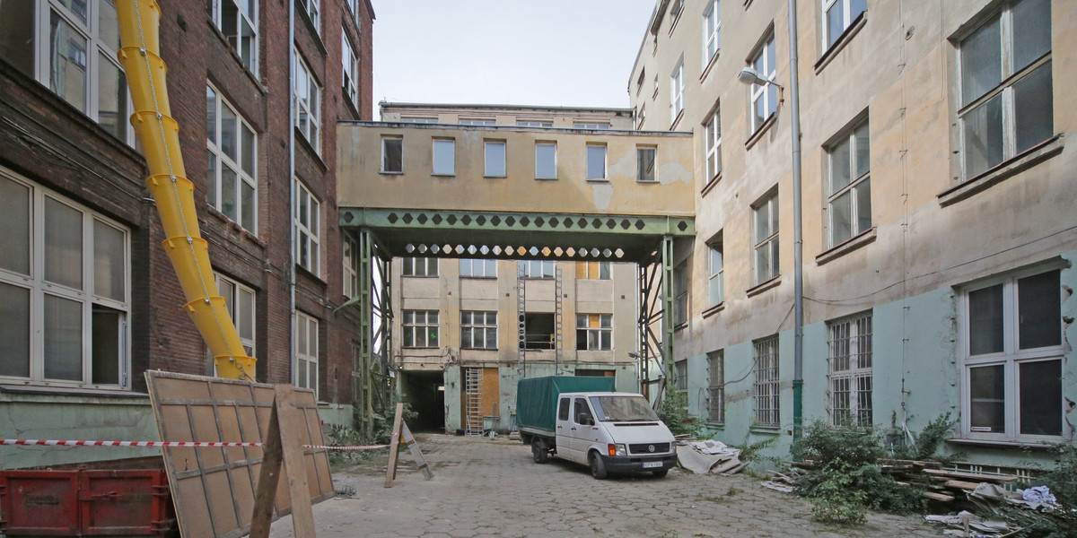 Rewitalizacja dawnej szkoły na Starym Polesiu utknęła