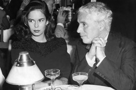 Čuveni glumac ŽENIO SE MALOLETNICAMA, a onda je usledio nezapamćeni skandal: Imala je samo 16, on 53, kada su se zavoleli, a VRŠNJAKU SVOG OCA je rodila 8 dece