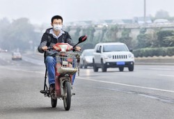 Smog - wróg stabilności chińskiego ustroju. Ostre kary mają powstrzymać trucicieli