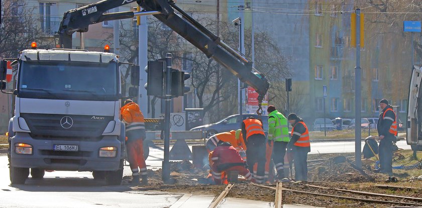 MPK Łódź ostrzega: W weekend przez Rondo Lotników tramwajem nie pojedziesz. Remonty torów także na Radiostacji. Będą objazdy