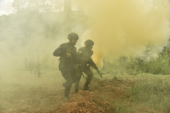 TRAMP SVIRAO KRAJ, ALI RAT TRAJE Premijer Tajlanda rekao da se sukobi sa Kambodžom nastavljaju: "Borićemo se dok više ne budemo ugroženi"