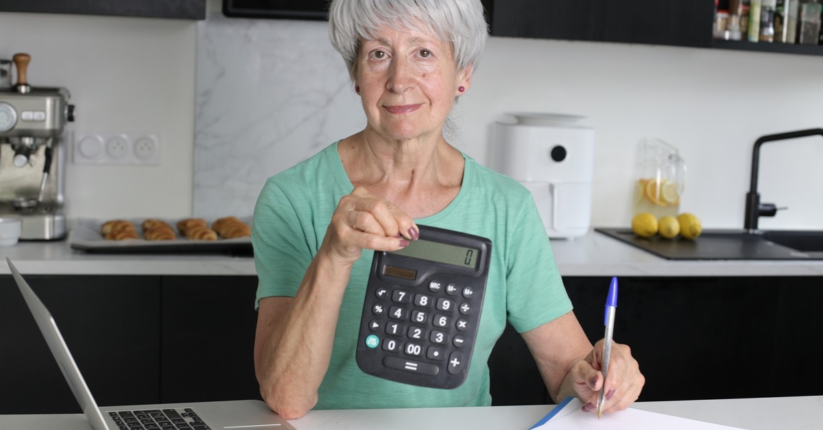 Dwie podwyżki emerytur w 2026 roku. Część seniorów dostanie pieniądze już od stycznia