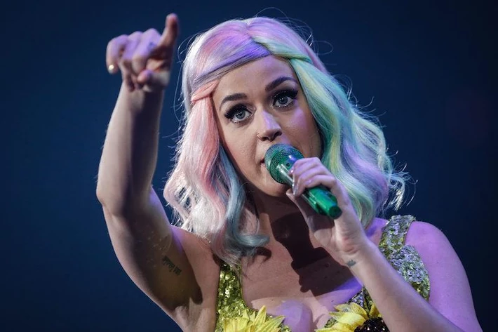 1. Katy Perry – 135 mln dol.