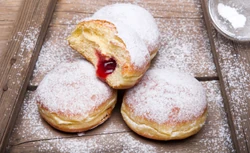 Tłusty Czwartek. Ministerstwo Finansów obniża VAT na pączki