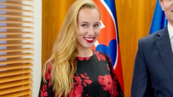 Odborníčka na etiketu a módne právo Valéria Lásková a expremiér Ľudovít Ódor.