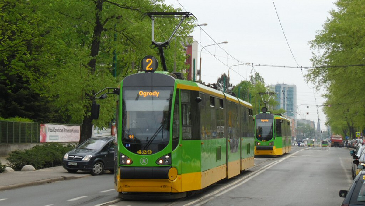 Firma Modertrans Poznań, która jest spółką-córką MPK wygrała przetarg na dostarczenie 10 tramwajów dwukierunkowych, które mają być wyposażone w klimatyzację oraz ładowarki USB. Pojazdy mają być wykorzystywane przede wszystkim podczas remontów, gdy uruchamiane są linie wahadłowe.