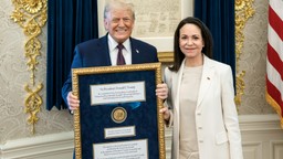 trump ma pokojowego nobla. dostał medal od machado. "za wyjątkowe oddanie wolności"