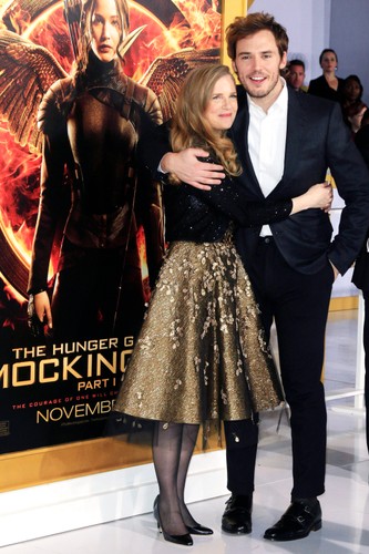 Suzanne Collins i Sam Claflin na premierze 'Igrzysk Śmierci' w Los Angeles