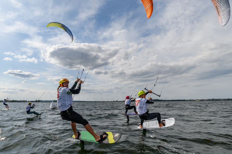 Kitesurfing 