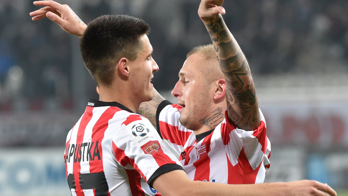 Cracovia ograła Podbeskidzie Bielsko-Biała 4:1 (2:1) w spotkaniu 18. kolejki Ekstraklasy. Dwa gole dla Pasów strzelił łotewski napastnik - Deniss Rakels. Ekipa Jacka Zielińskiego umocniła się tym samym na ligowym podium.