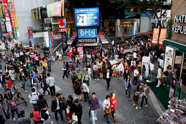 Ulica Myeongdong w południowokoreańskim Seulu z ceną ponad 4 tys. euro za metr znalazła się na ósmym miejscu na liście