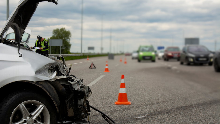 Wypadek na autostradzie – tak zminimalizujesz ryzyko kolejnych szkód! 