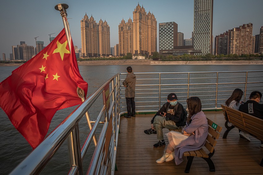 Put trajektom na reci Jangce u Vuhanu