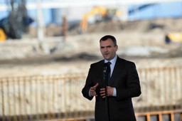 Karpiński: otwarcie gazoportu na początku 2015 roku