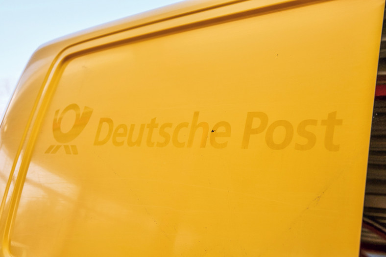 Dostawczaki z pocztowego demobilu. Czy kupno busa po niemieckiej poczcie ma sens?