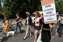 Rozbierany marsz przeciwko gwałtom